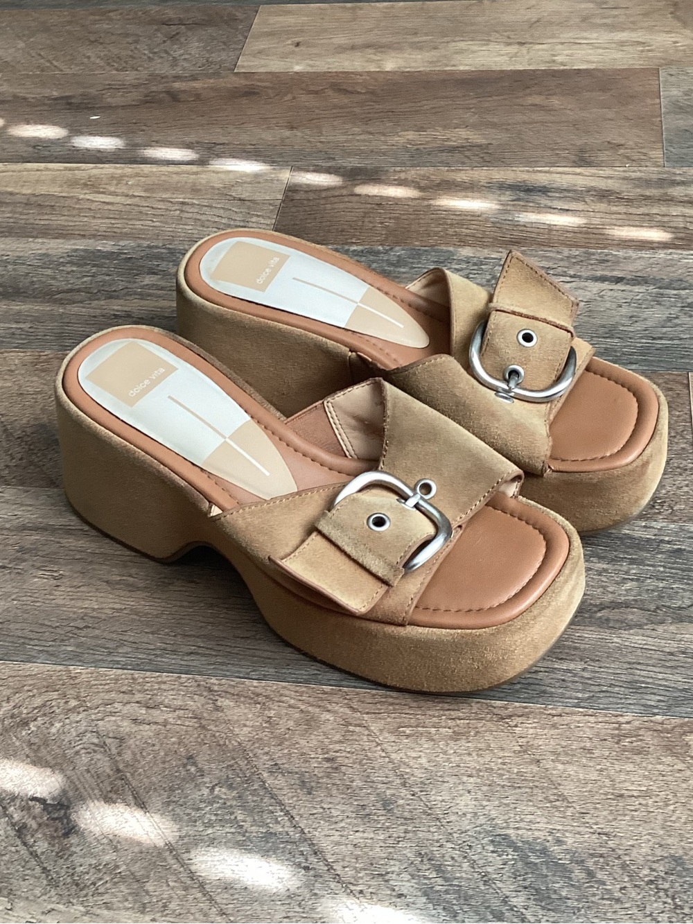 Dolce Vita y2k look chunky Platform Slide Sandals with Buckle Detail - Tan